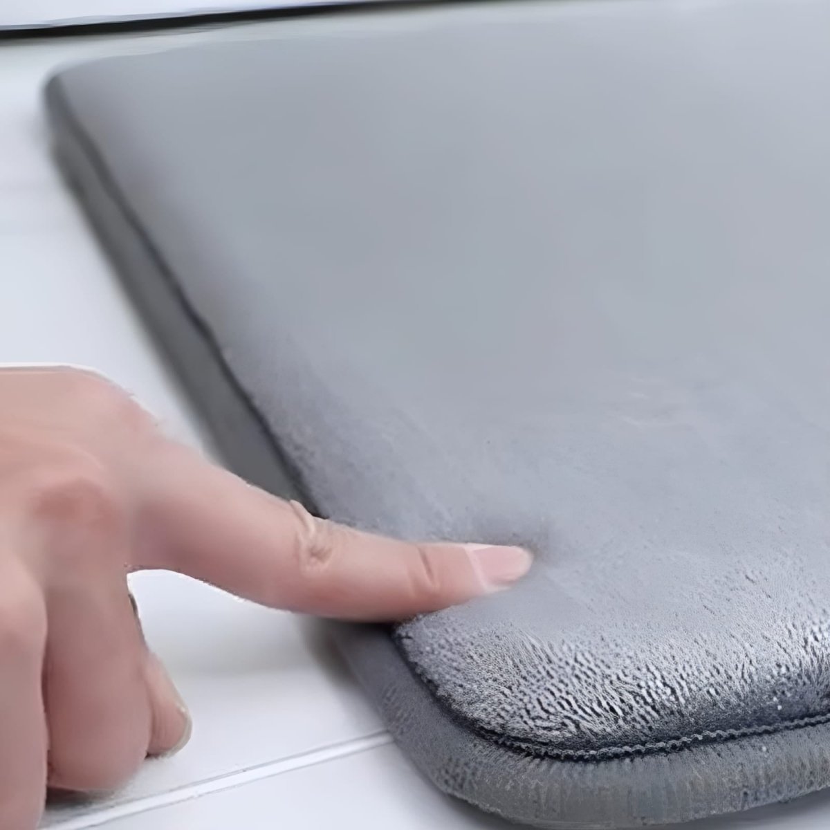 Aldersteel Velvet Memory Foam Non-Slip Bath Mat – Super Absorbent Bathroom Rug