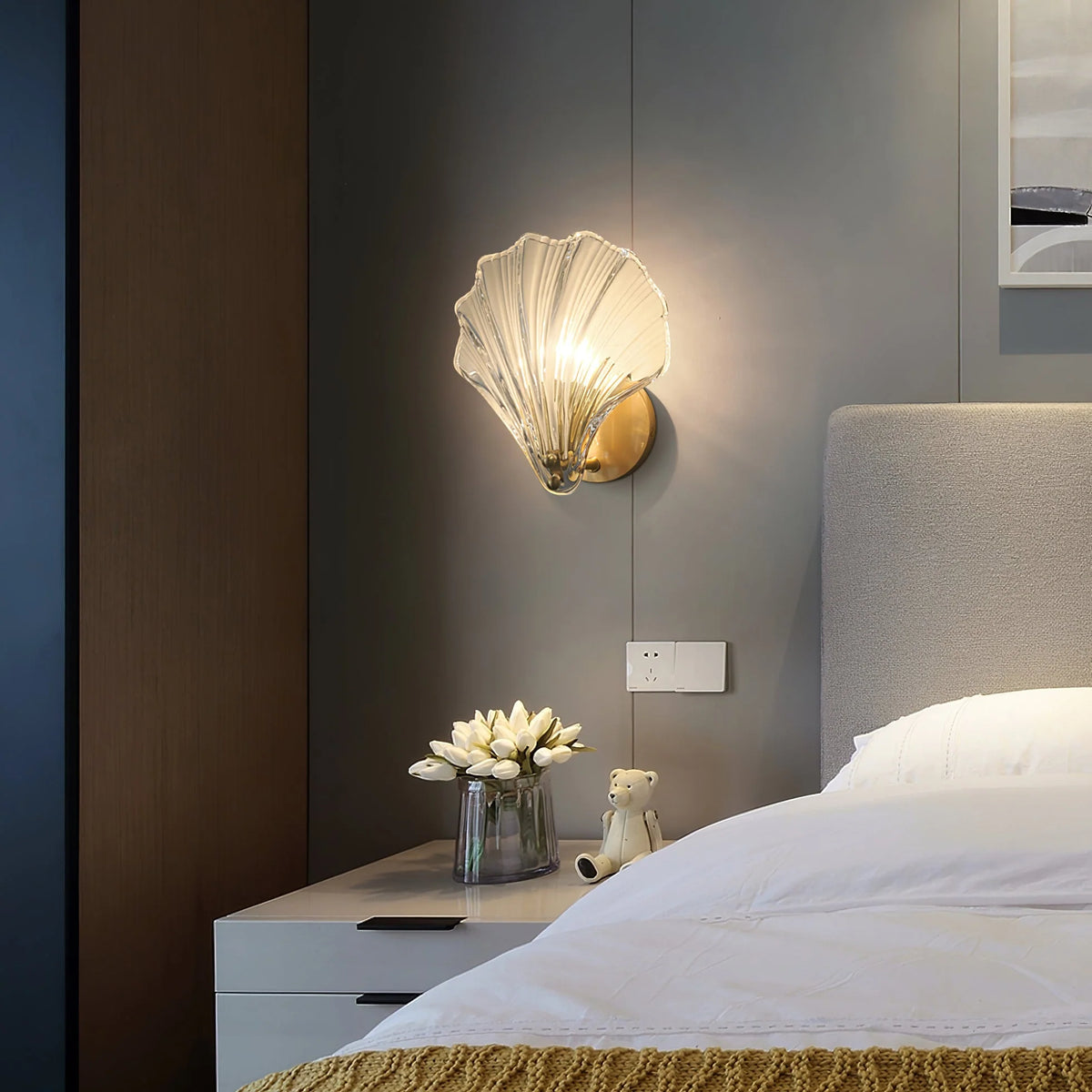 Elegant Wall Light Brass Shell Design LED Indoor 1